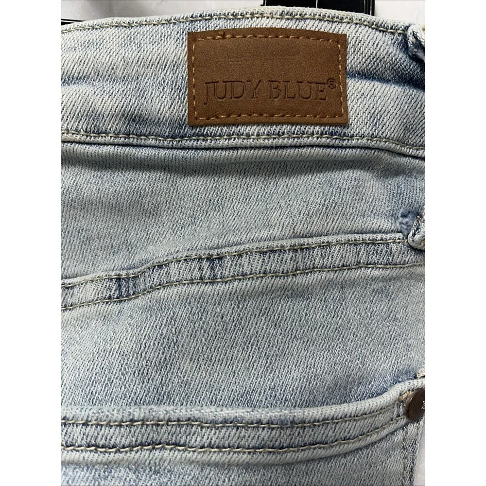 Judy Blue Mid Rise Light Wash Distressed Skinny Fit Destroyed Jeans Size 15 / 32 - Picture 6 of 9